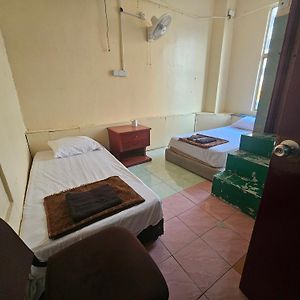 Kamar kembar standard